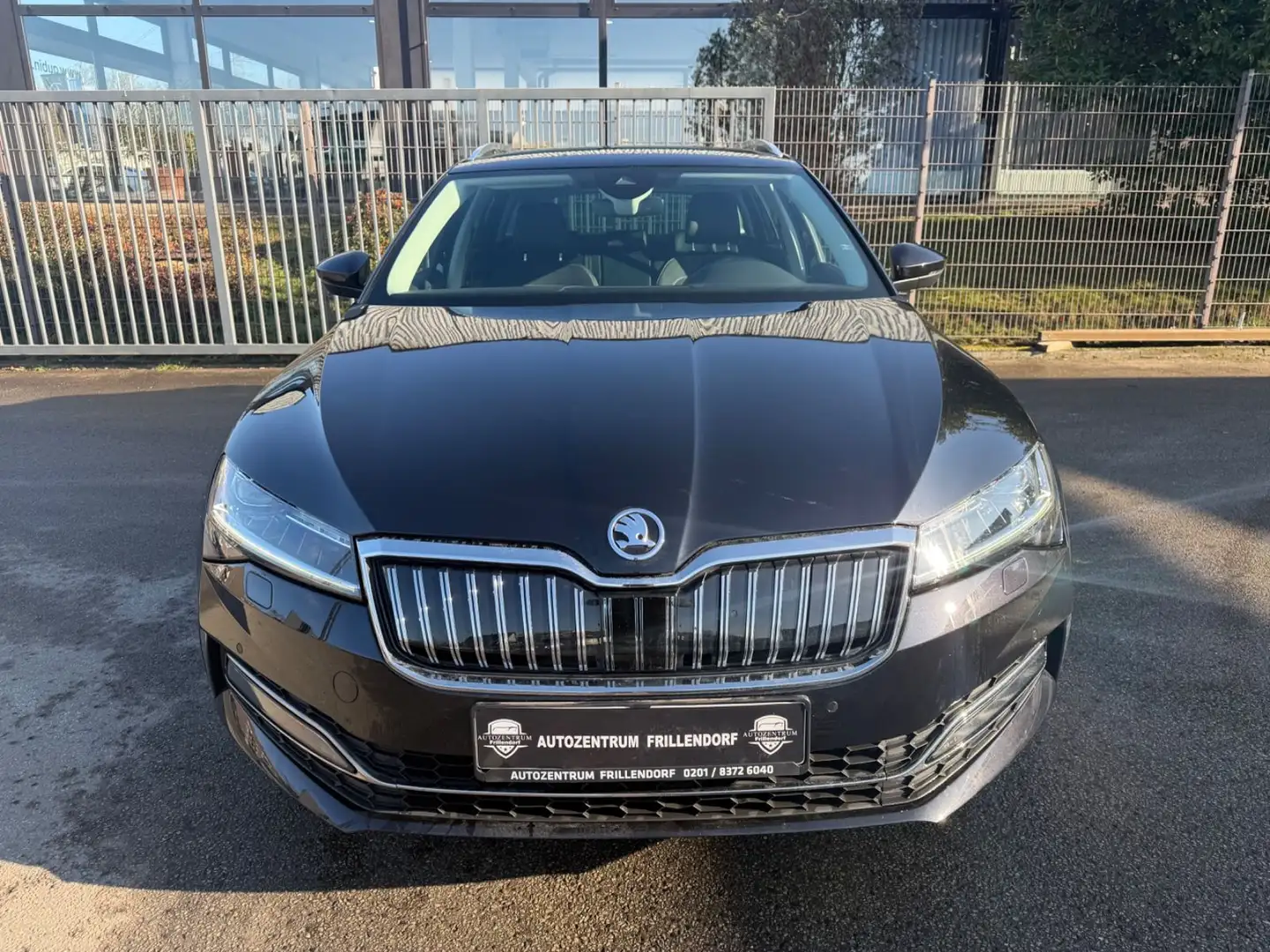 Skoda Superb Plug in Hybrid NAVI/KAMERA/AHK/LED!! Noir - 2