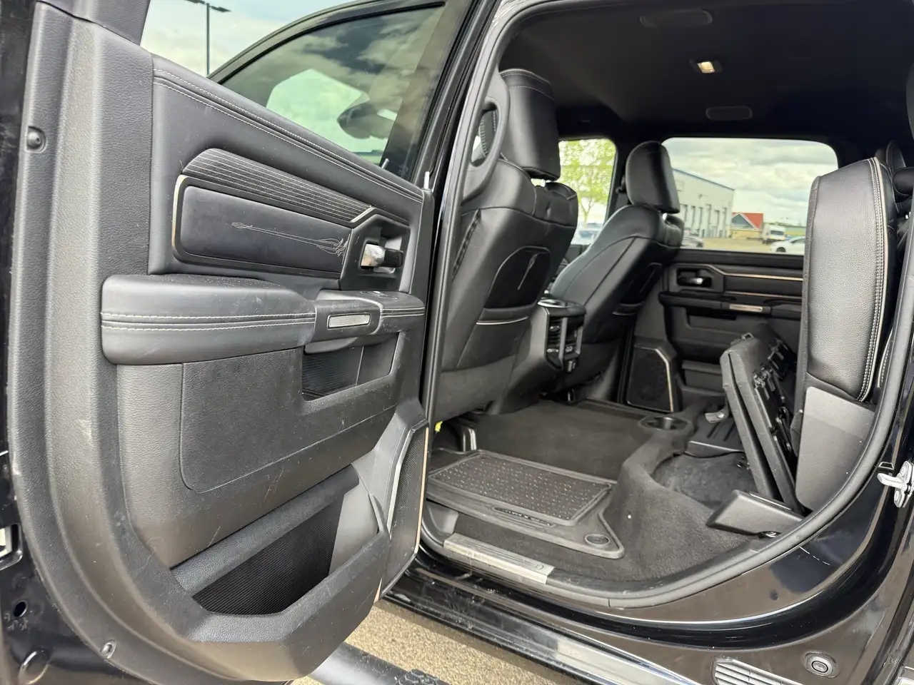RAM 2500 снимка RAM 2500