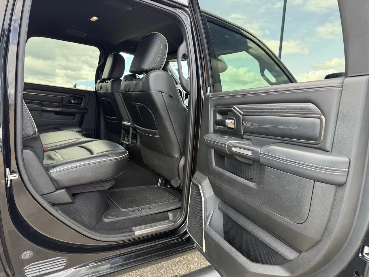 RAM 2500 снимка RAM 2500