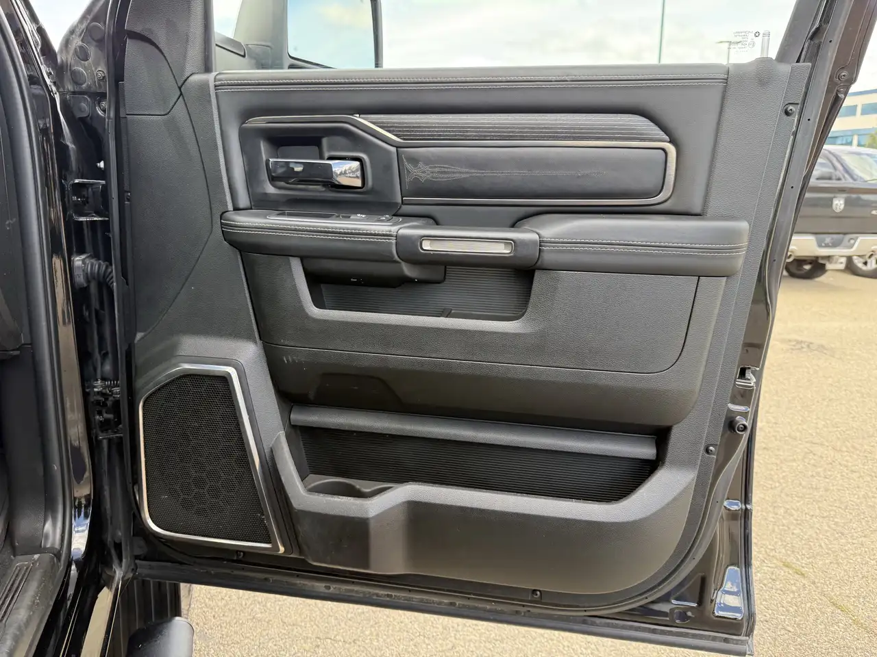 RAM 2500 снимка RAM 2500