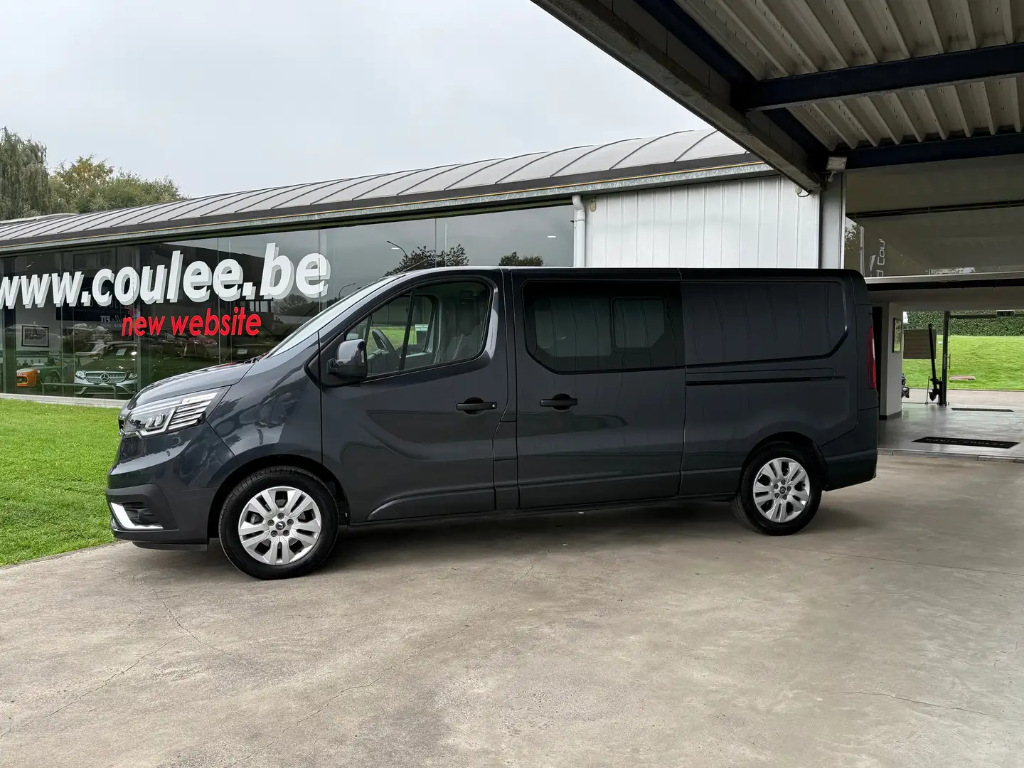 Renault Trafic EDC 2.0 dCi 30 L2H1 (5PL) Grand Confort TVA REC Grijs - 2