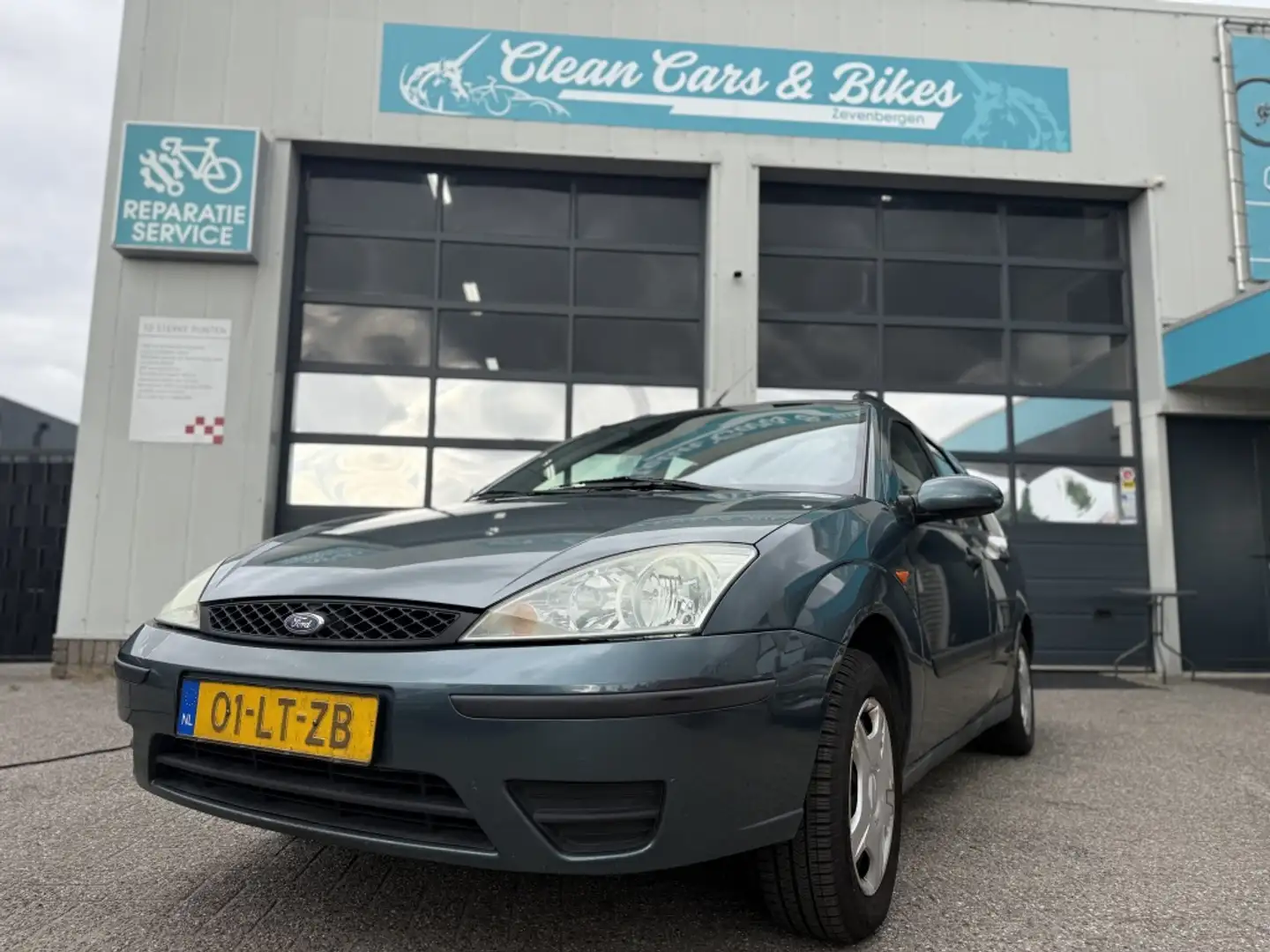Ford Focus Wagon 1.6-16V Centennial Groen - 1
