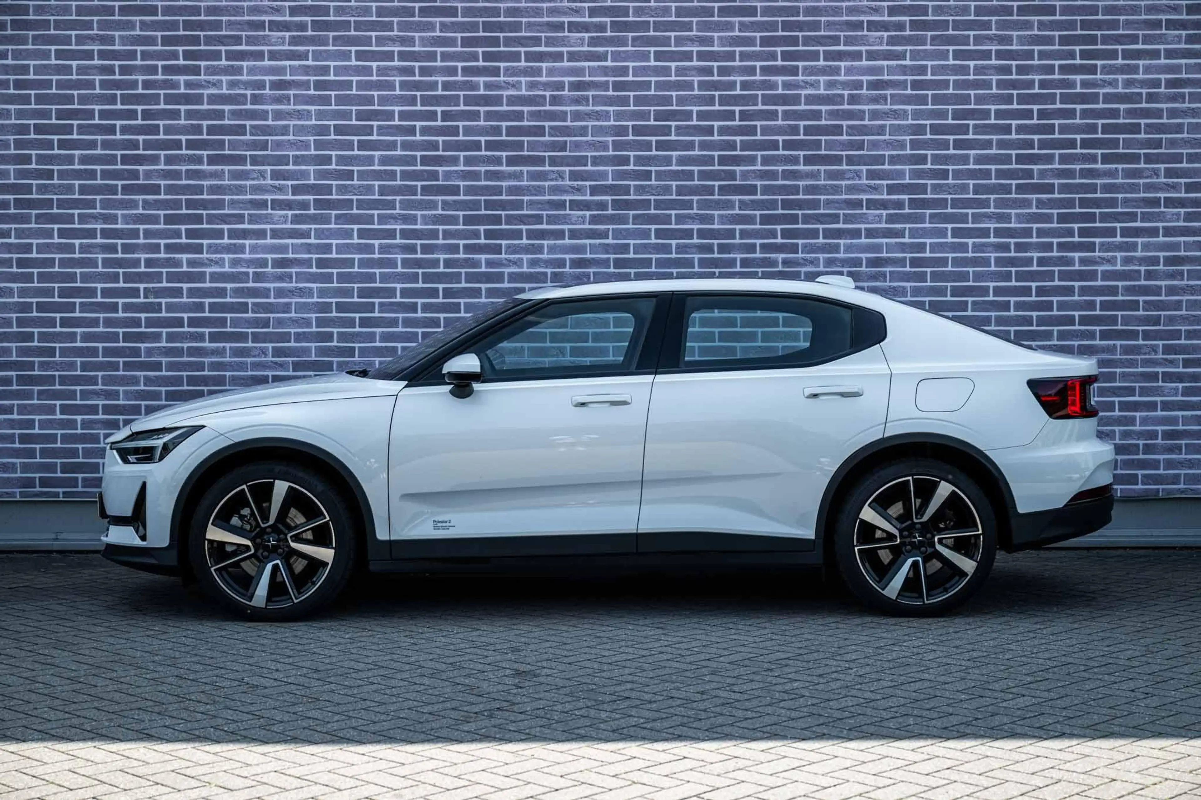 Polestar 2 Long Range Dual Motor 78 kWh | Plus Pack | Cruise — photo 4