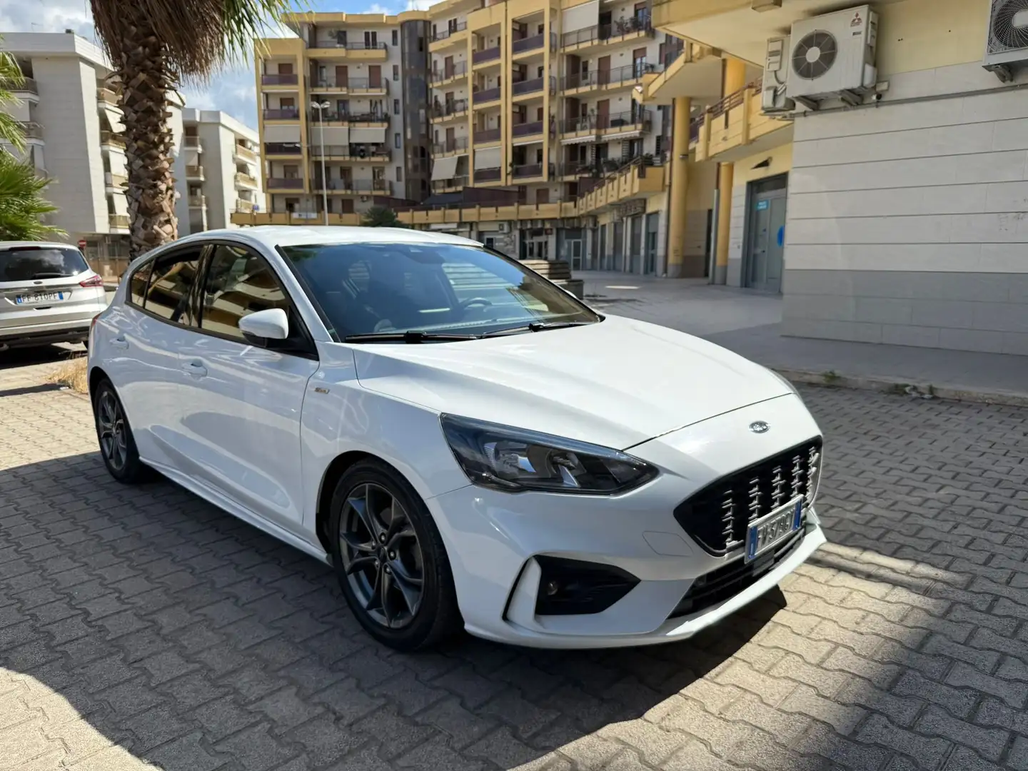 Ford Focus 1.5 ecoblue ST-Line Co-pilot s&s 120 CV Blanc - 2