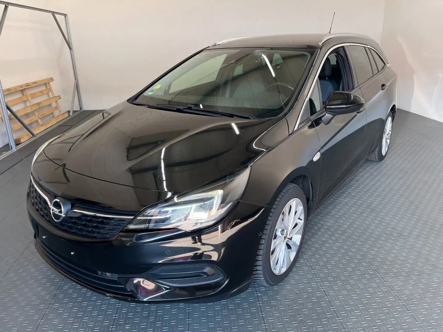 Opel Astra K Sports Tourer Elegance Aut/Kamera/17" Schwarz - 1