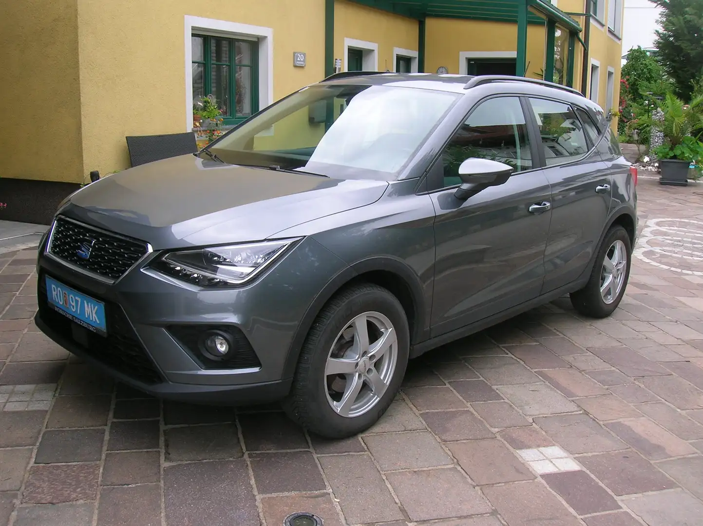 SEAT Arona Style  Led- Scheinwerfer, AHK, Alu. Sitzheizung Grau - 2