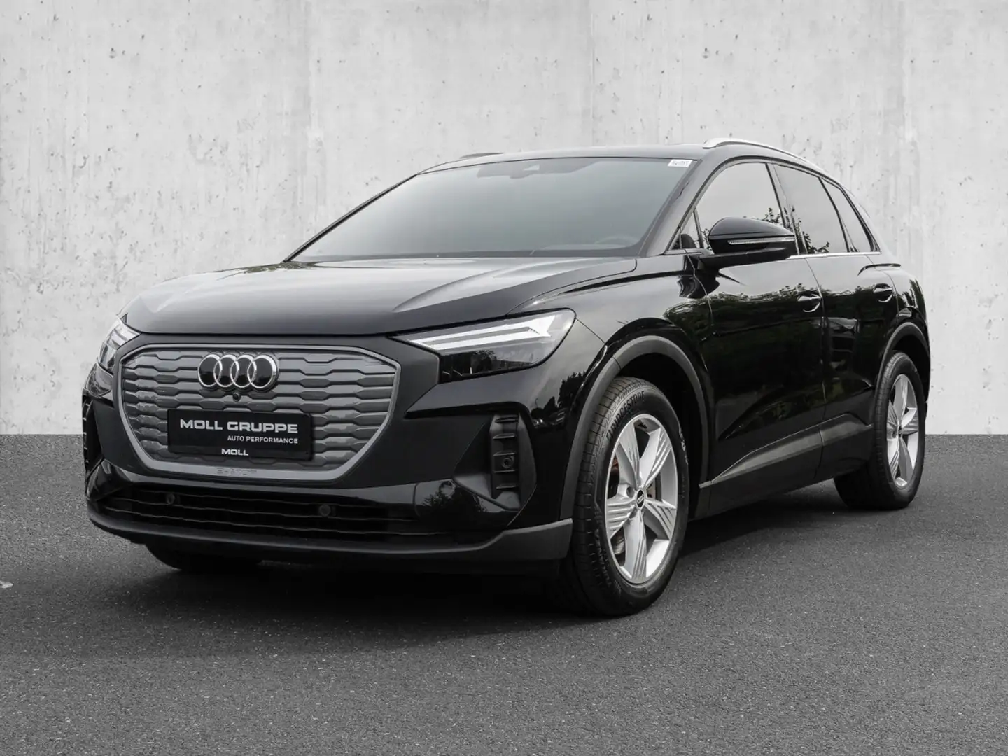 Audi Q4 e-tron 40 (150 kW) NAVI PANO ACC PDC SPURH Schwarz - 2