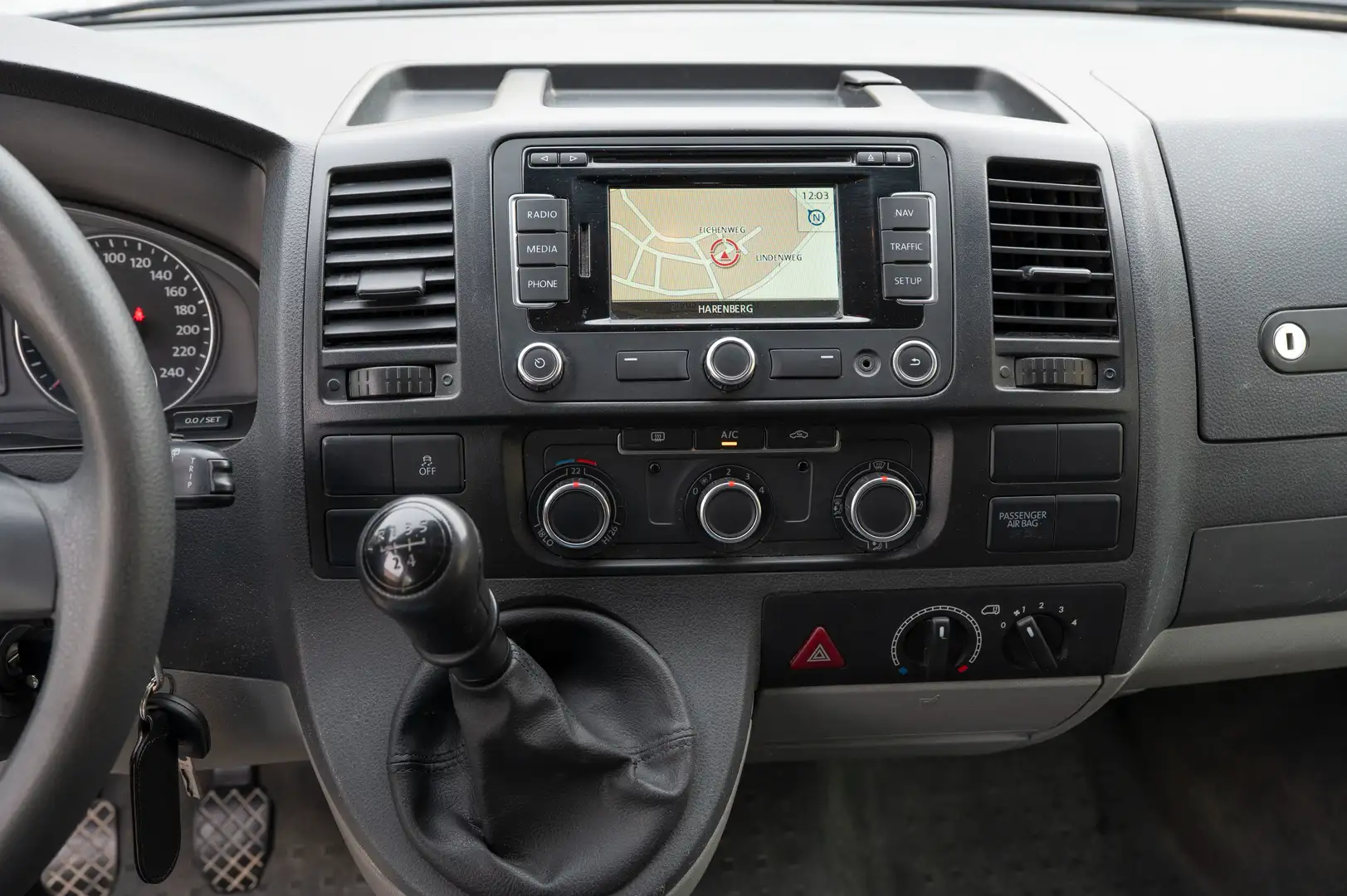 Volkswagen T5 Kombi 9-Sitzer, Kurzer Radstand Braun - 2