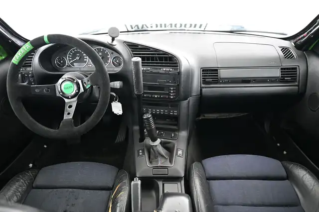 BMW 3 Series view 17