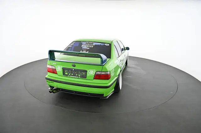 BMW 3 Series view 12