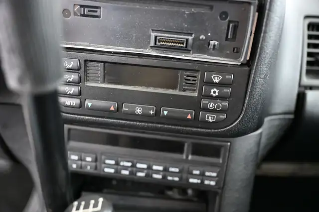 BMW 3 Series view 22