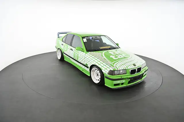 BMW 3 Series view 10