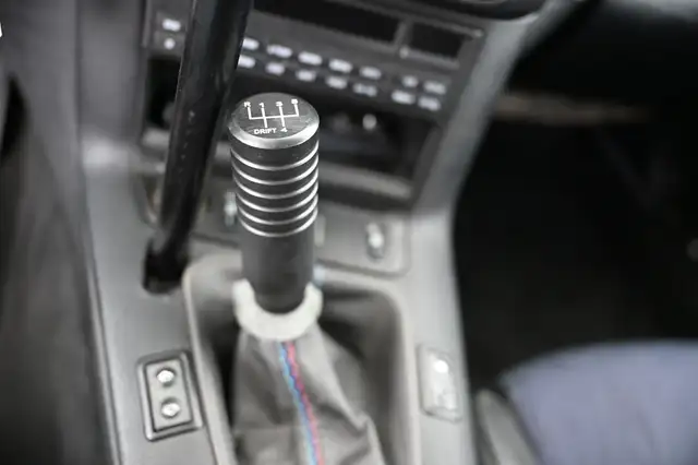 BMW 3 Series view 23
