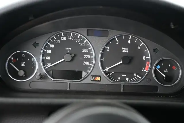 BMW 3 Series view 21