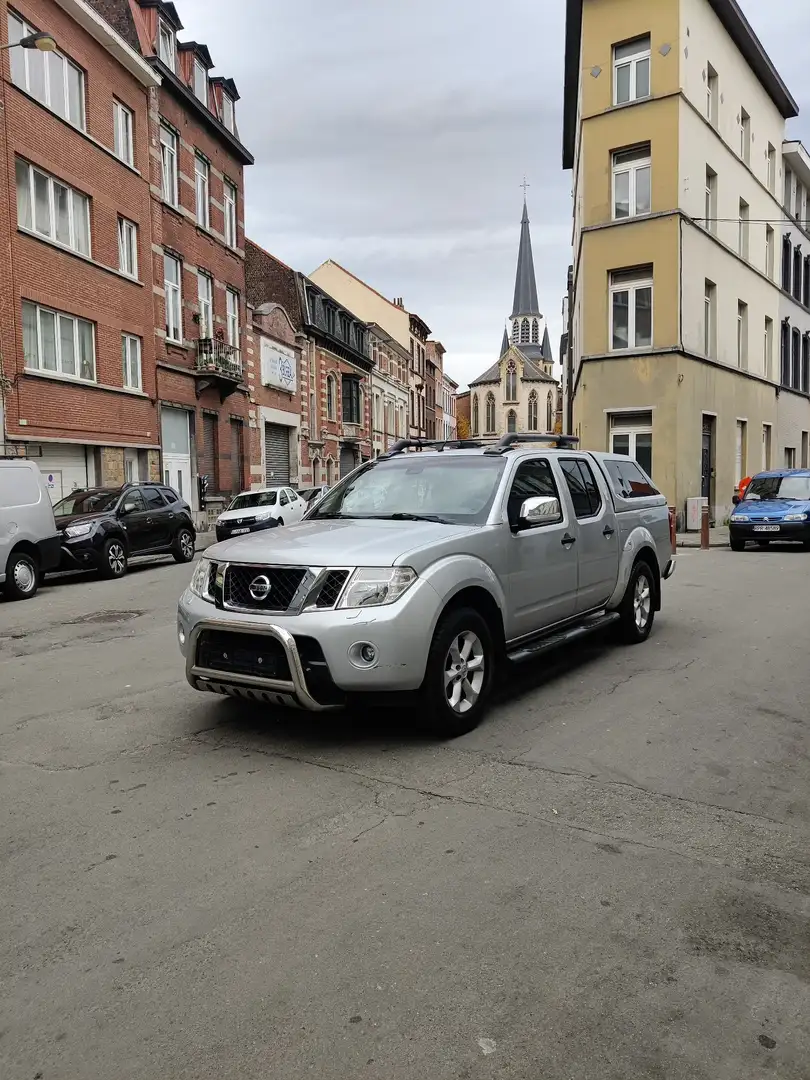 Nissan Navara 2.5 diesel 4x4 - 1