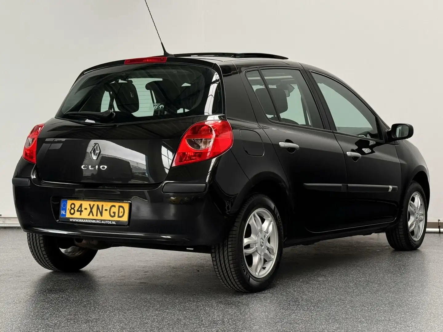Renault Clio 1.6 Automaat Dynamique | Airco | Schuifdak Zwart - 2