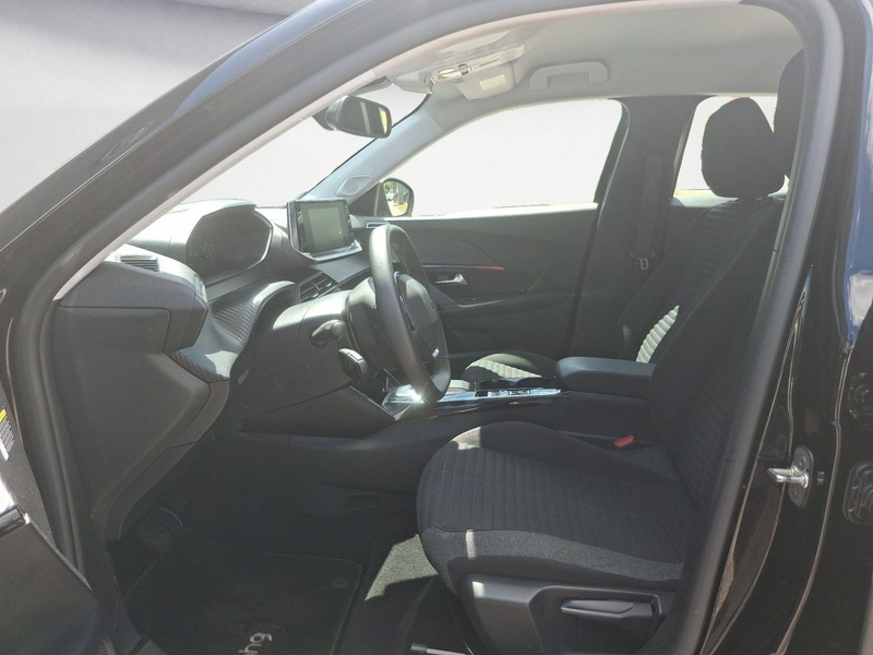 Peugeot e-2008 136 Active Pack Bluetooth PDC Klima — photo 7