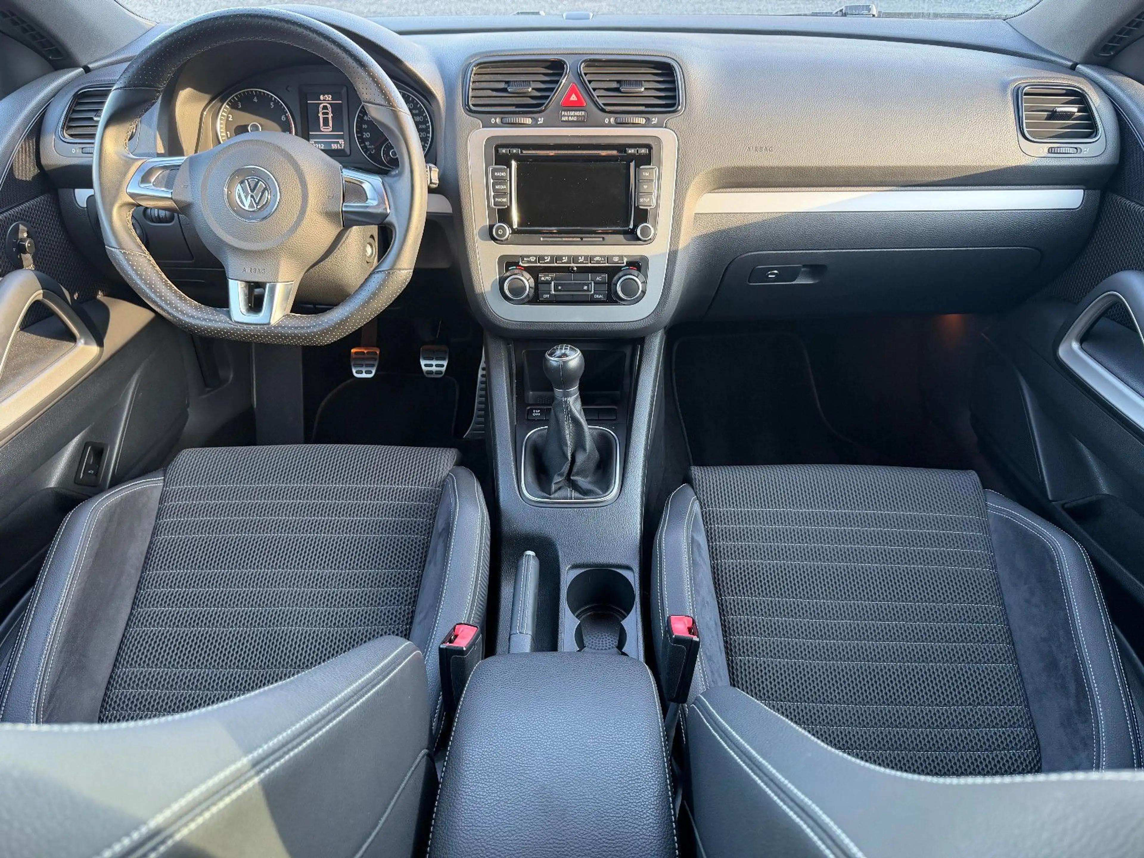 Volkswagen Scirocco 1.4 TSI XENON/PDC/KLIMAA — photo 14