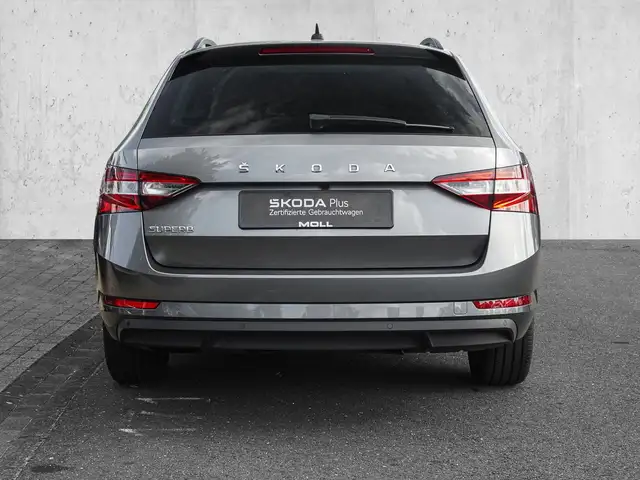 Skoda Superb view 6
