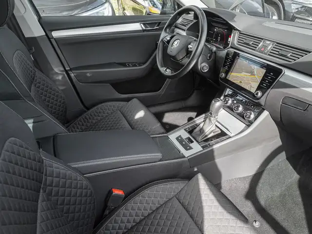 Skoda Superb view 9