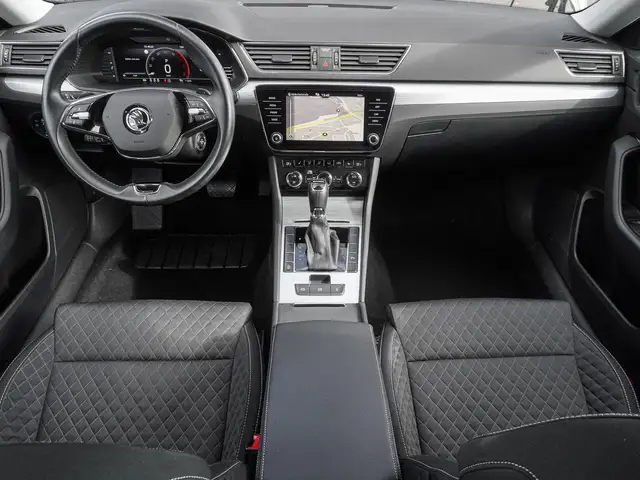 Skoda Superb view 11