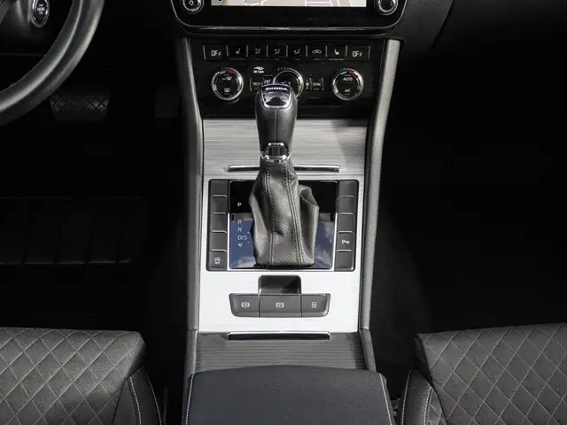 Skoda Superb view 14
