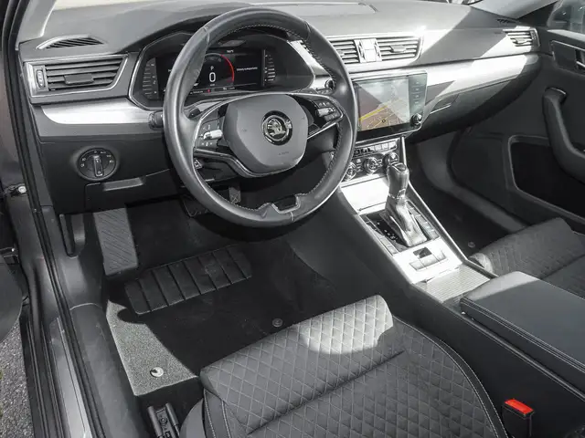 Skoda Superb view 10