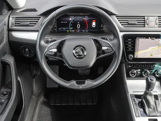 Skoda Superb view 12