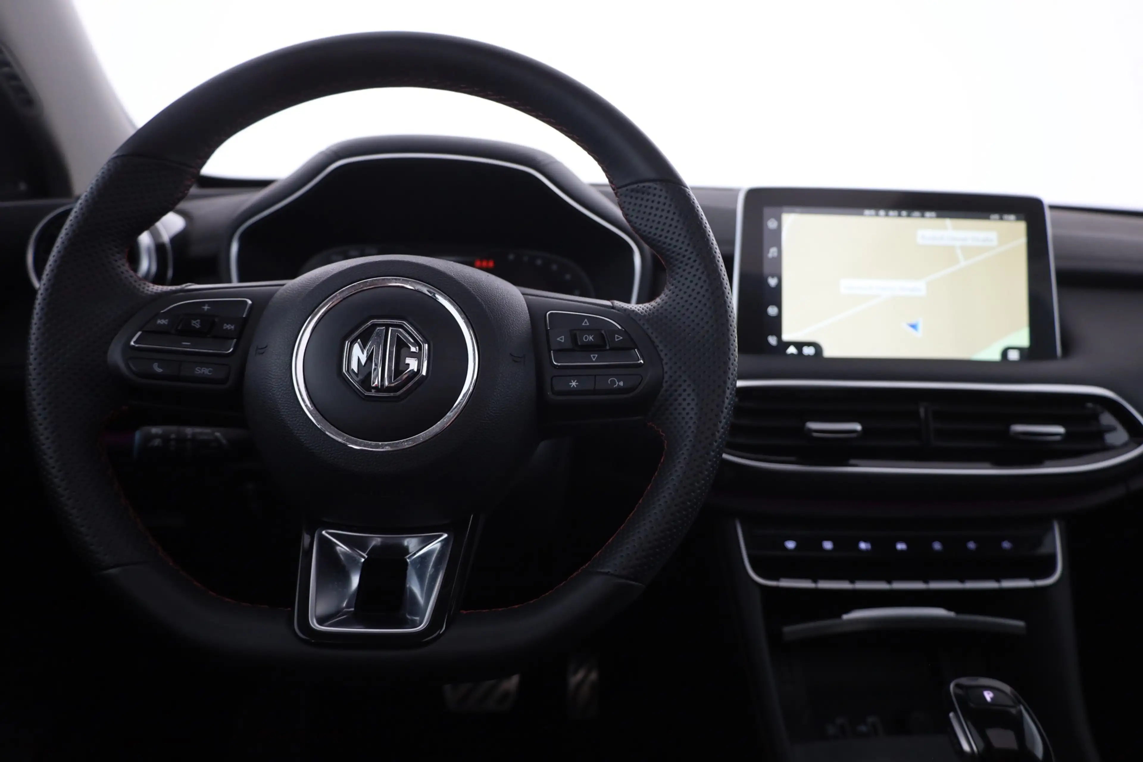MG HS 1.5 T-GDI Luxury Aut. LED ACC Navi 360° Pano — photo 10