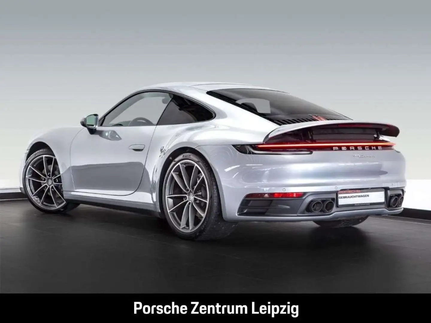 Porsche 911 Carrera 992 - 1