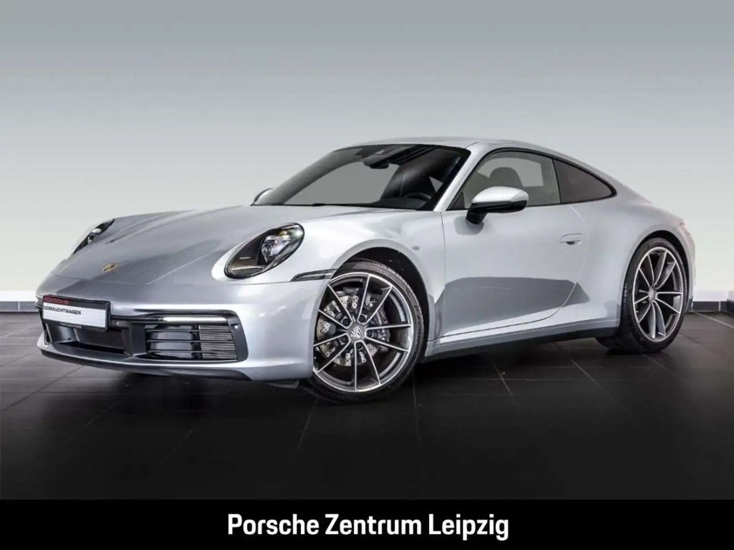 Porsche 911 Carrera 992 - 2