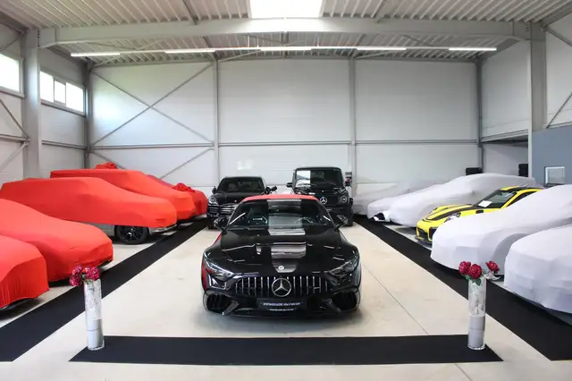 Mercedes-Benz SL view 2