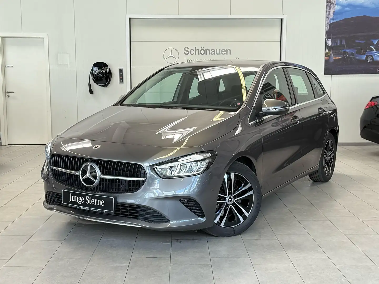 Mercedes-Benz B 200 d PROGRESSIVE DISTRONIC+AHK+CARPLAY Grau - 1