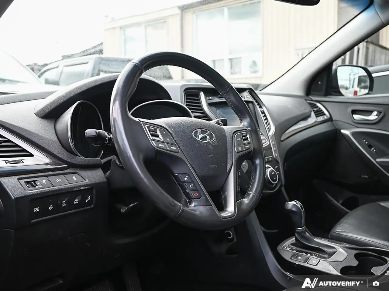 Hyundai SANTA FE photo Hyundai SANTA FE