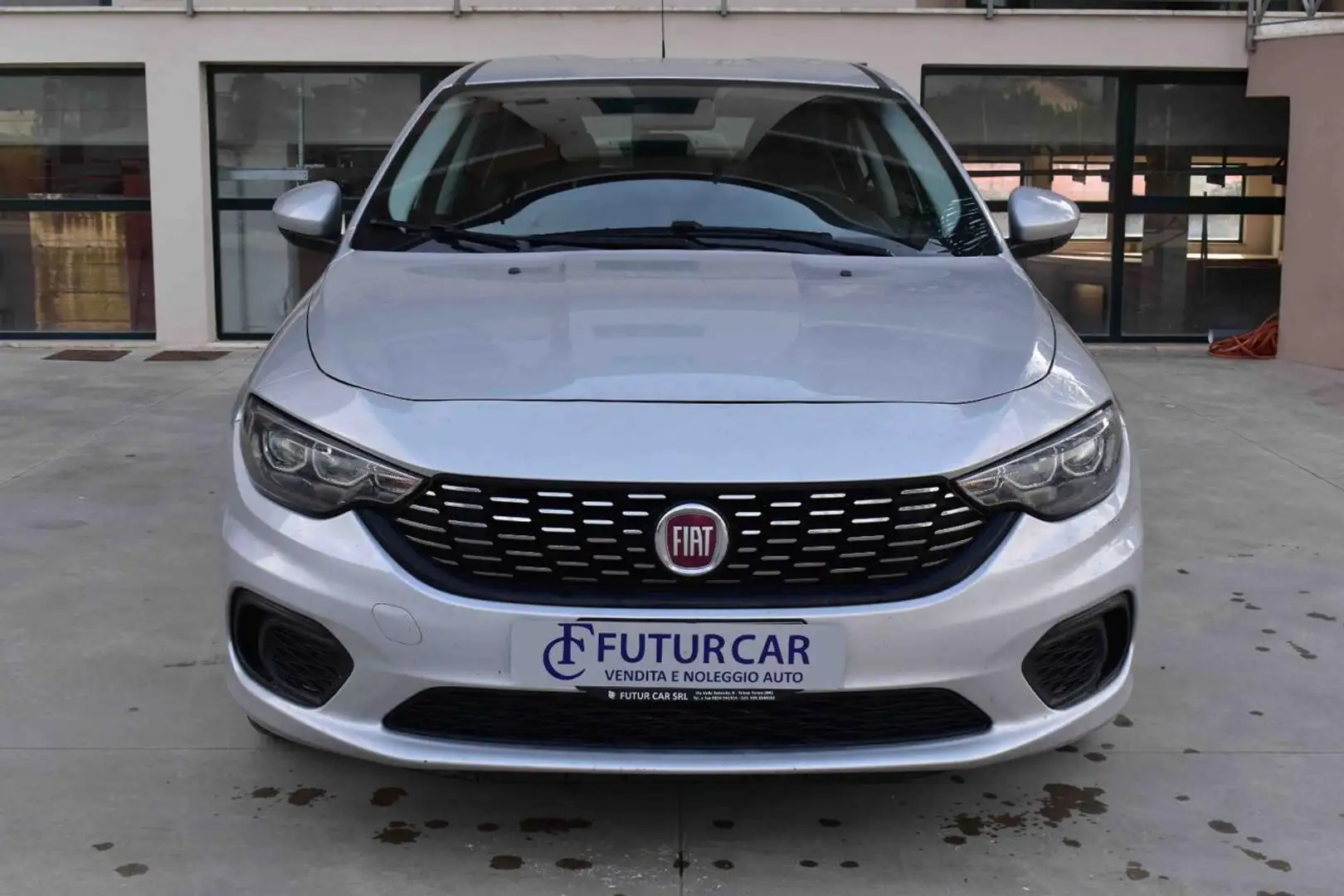 Fiat Tipo 1.3 Mjt S&S 5 porte Easy Business Grau - 1