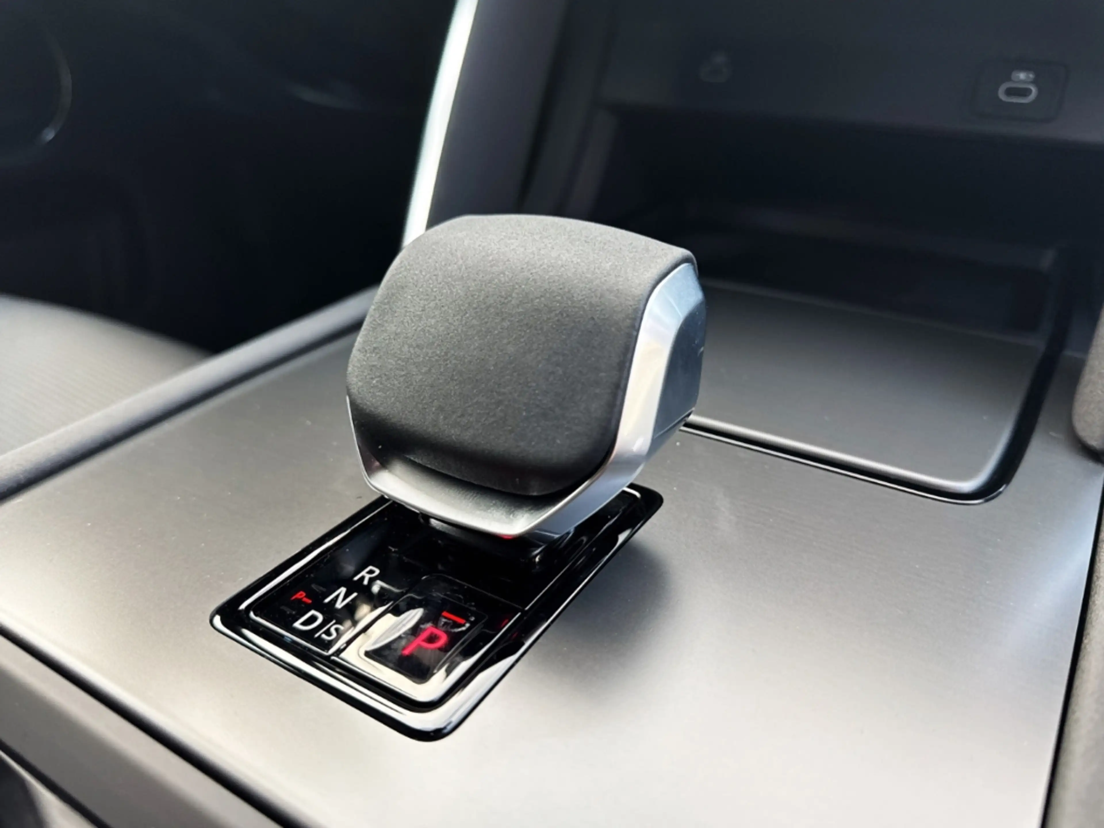Land Rover Discovery Sport D200 Dynamic SE+ACC+MY25+Pano+Keyless — photo 14