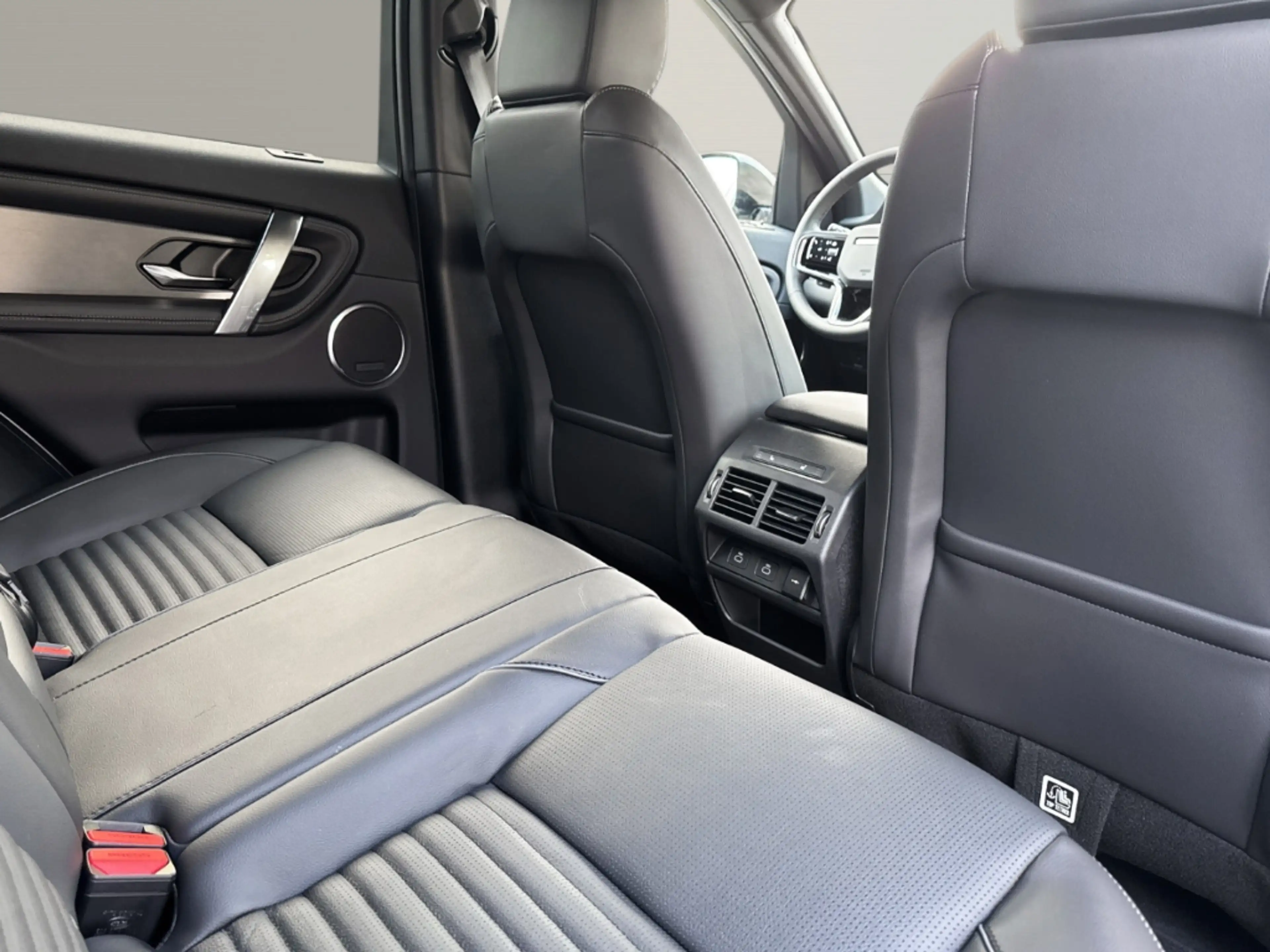 Land Rover Discovery Sport D200 Dynamic SE+ACC+MY25+Pano+Keyless — photo 15