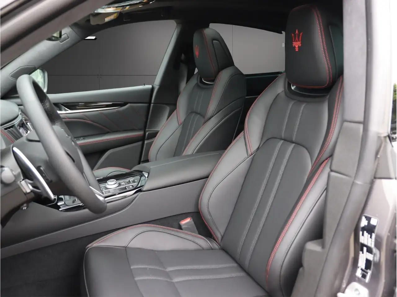 Maserati Levante 2025 — фото 10