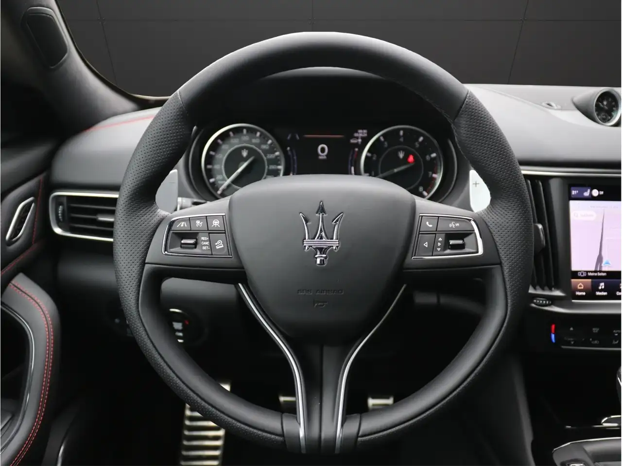Maserati Levante 2025 — фото 11