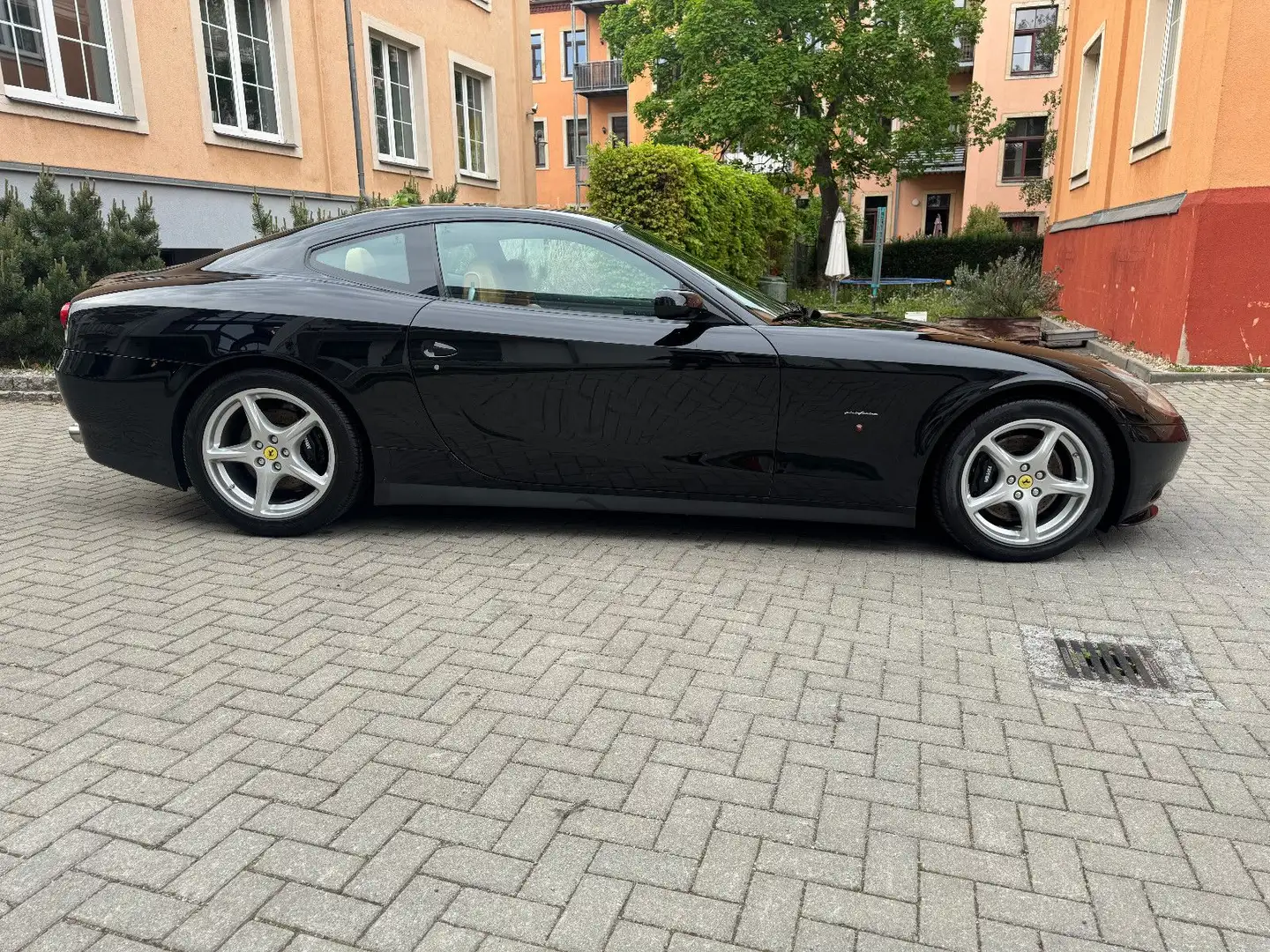 Ferrari 612 Scaglietti F1A Schwarz - 2