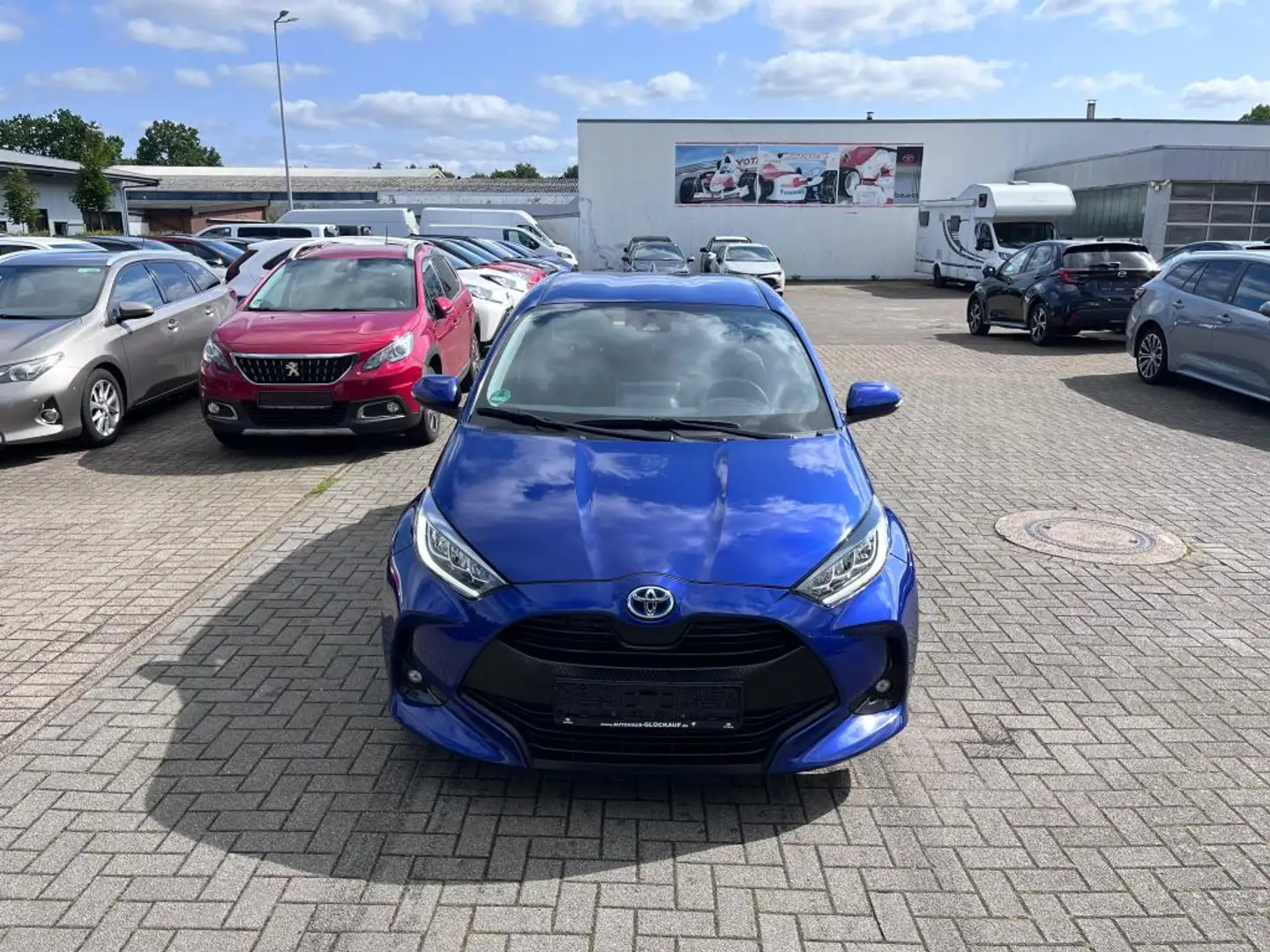 Toyota Yaris Hybrid 1.5 VVT-i Team Deutschland Blau - 1