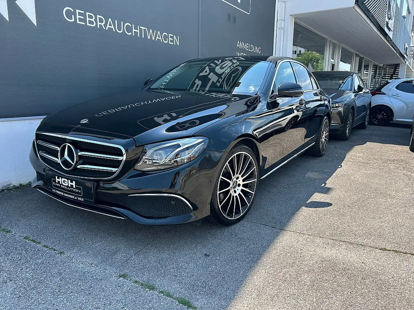 Mercedes-Benz E 200 d Avantgarde Aut. / Widescreen / 360 Kamera / L... Zwart - 2