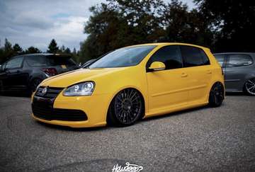 R32