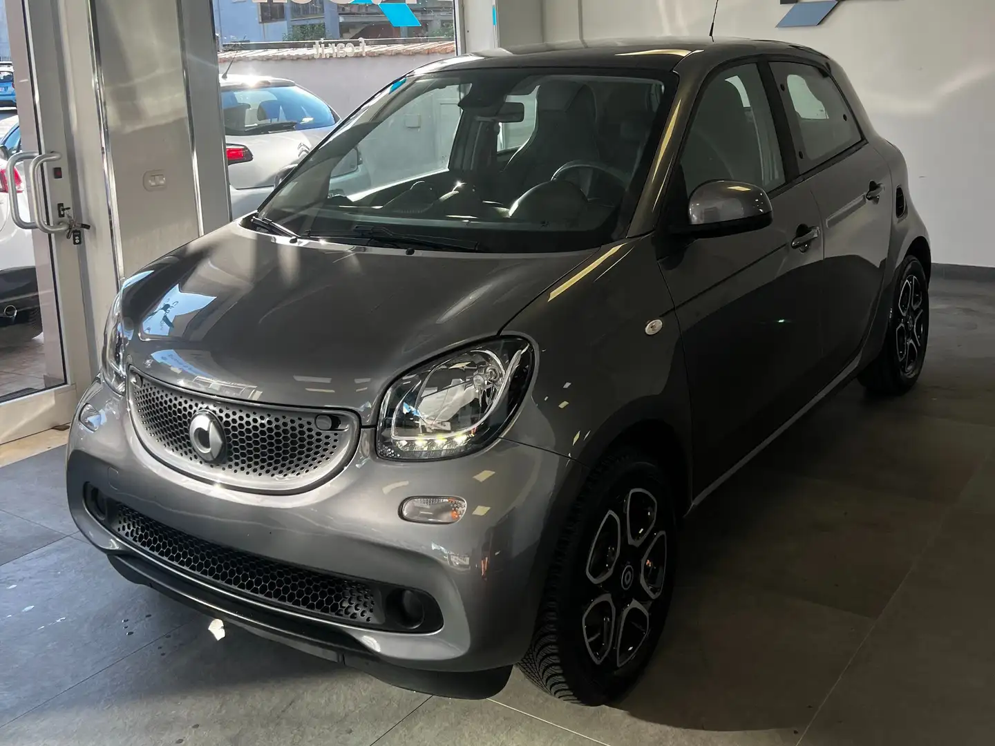 smart forFour Forfour 0.9 t Prime 90cv twinamic my19 Gris - 2