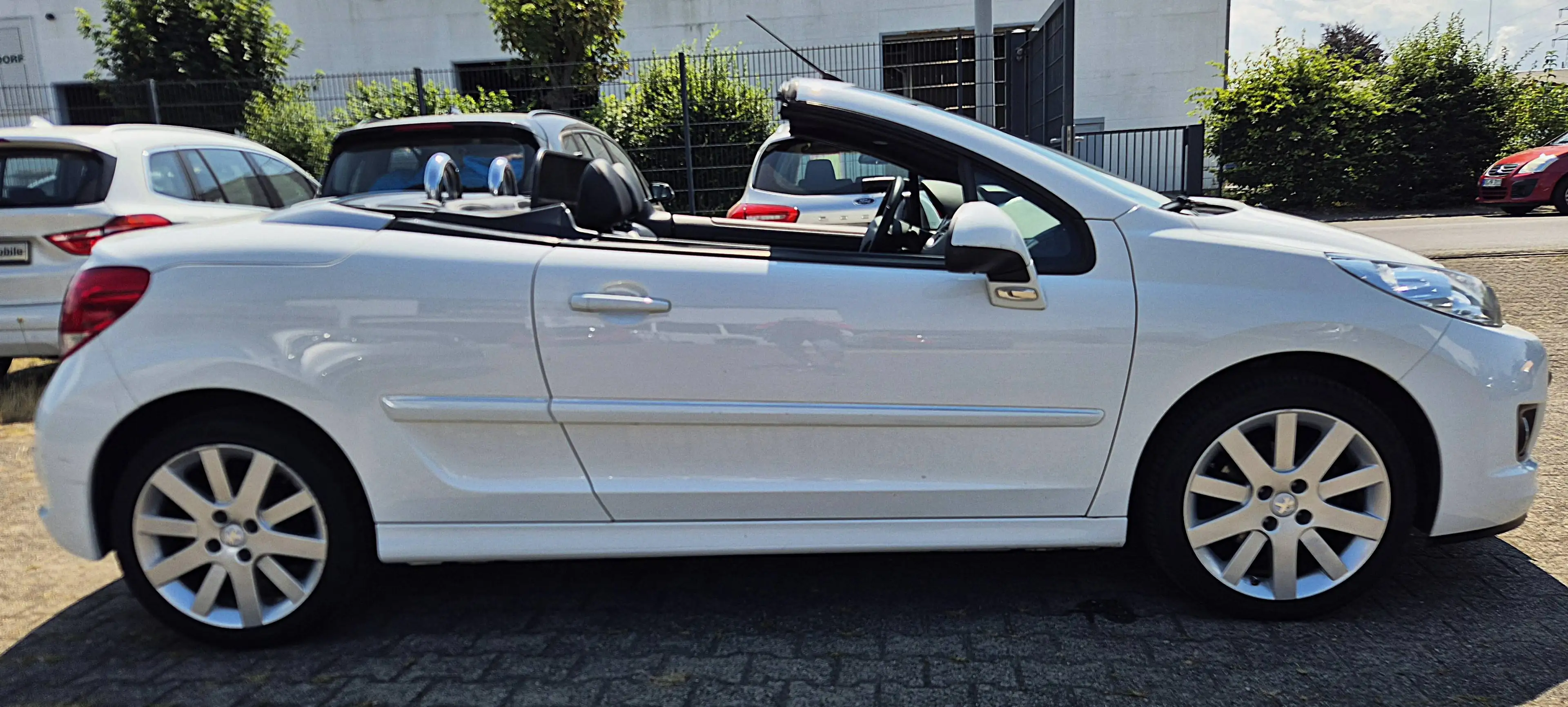 Peugeot 207 207CC CABRIO ALLURE 1HD LEDER NAVI CLIMATR. SHZ PDC LM BLUETOOTH — photo 12