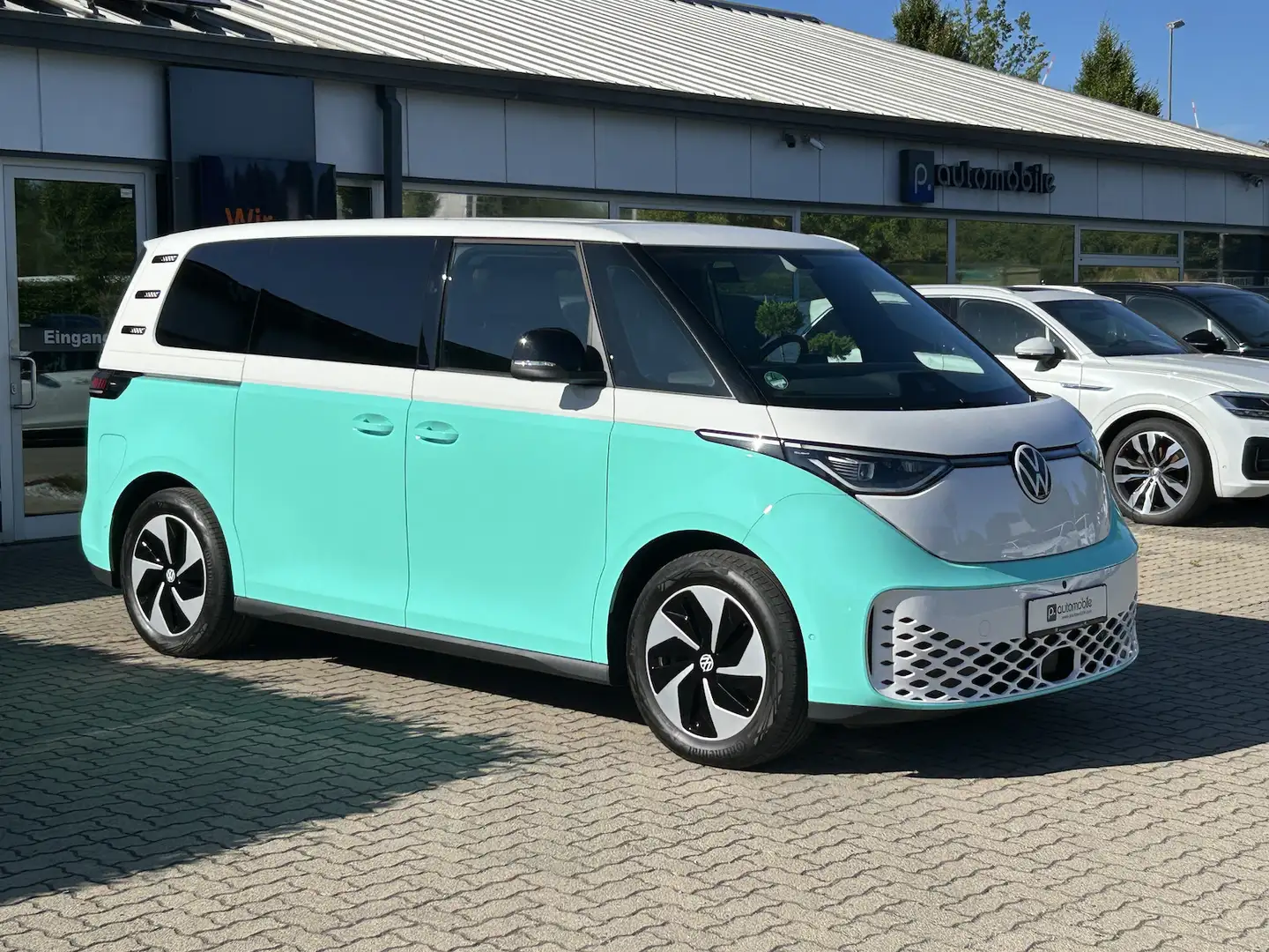 Volkswagen ID. Buzz 150 kW Pro*AHK*VC*IQ*ACC*NAVI* Groen - 2