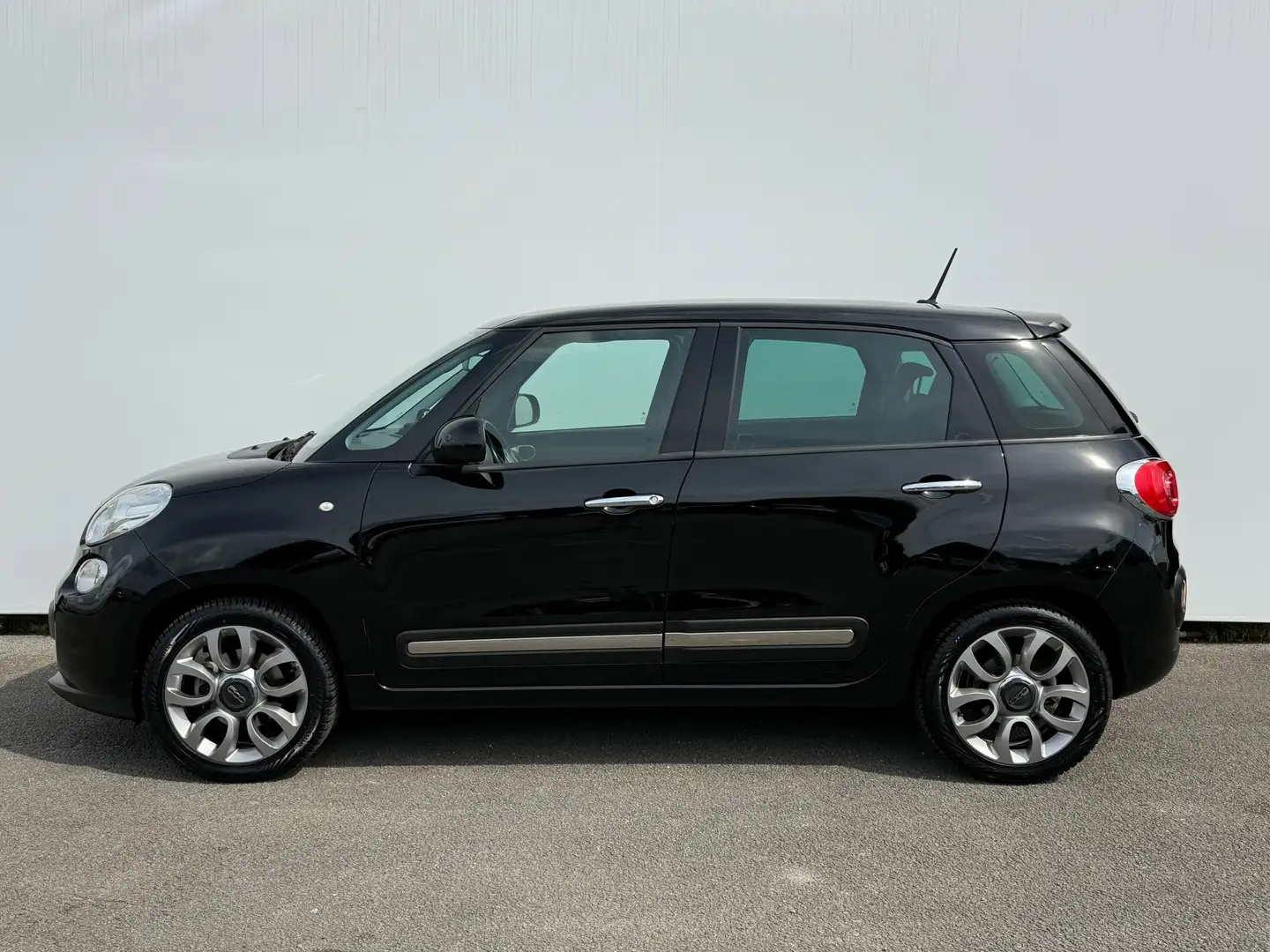 Fiat 500L 1.4-16V Lounge Panoramadak | Sportvelgen | Cruise Noir - 2