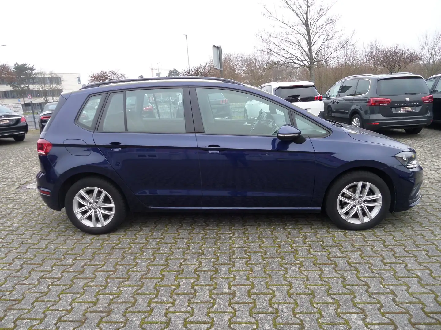Volkswagen Golf Sportsvan Comfortline+Service-NEU+Klimatronic+Navi+1.Hand Blau - 1