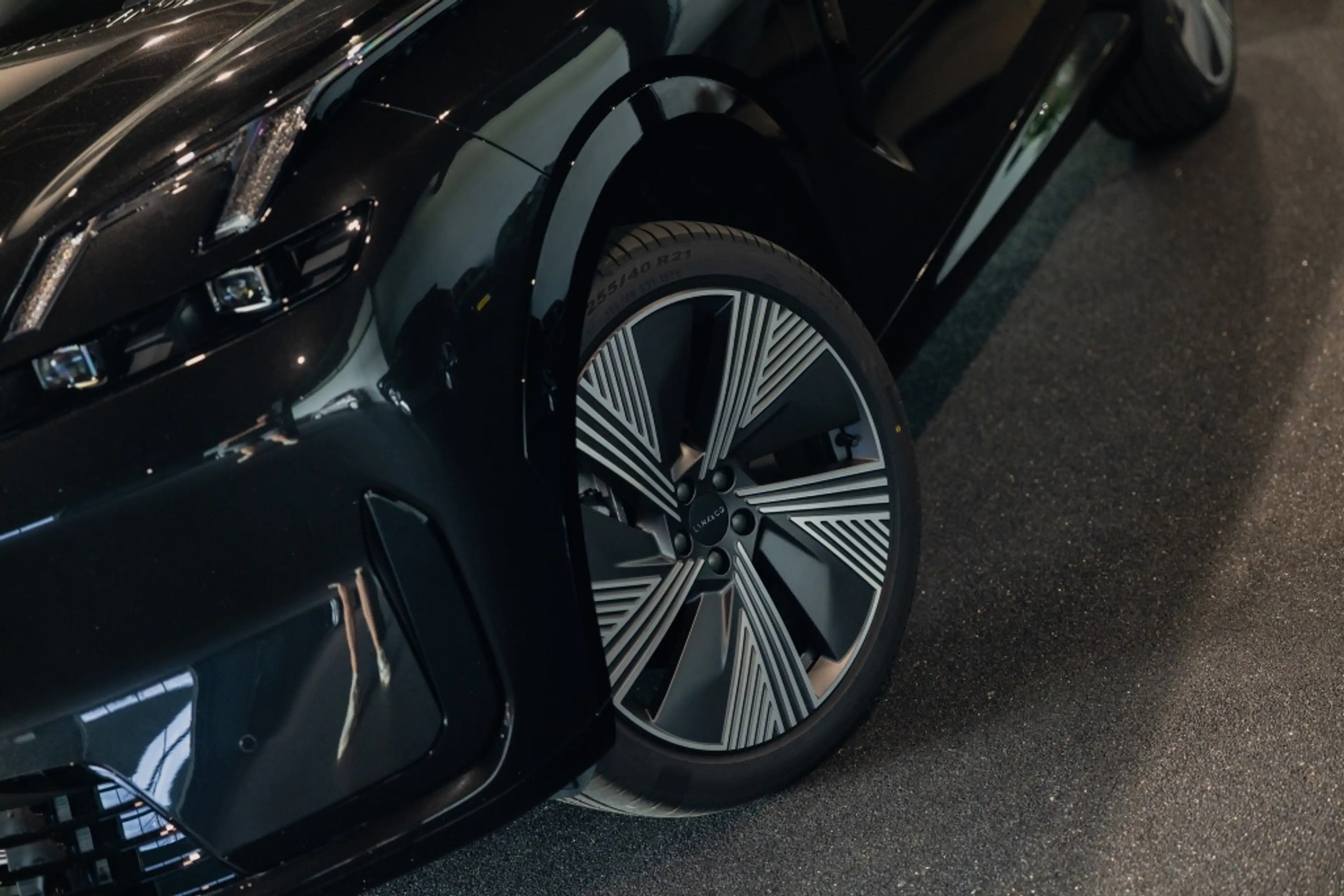 Lynk & Co 08 1.5 More — photo 36