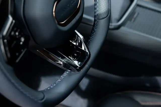 Lynk & Co 08 view 17